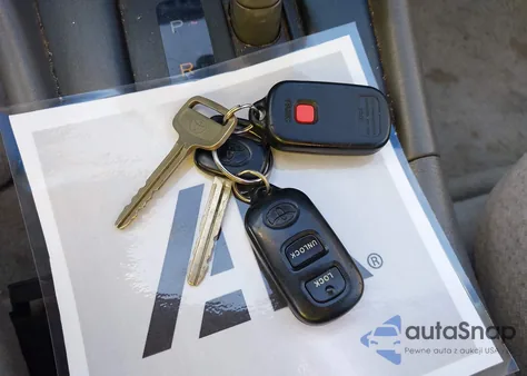 2000 Toyota Camry Le z USA, uszkodzony, nr VIN 4T1BG22K8YU627611